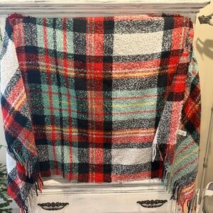 American Eagle Outfitters boucle Red Black & Mint Plaid Fringe Throw